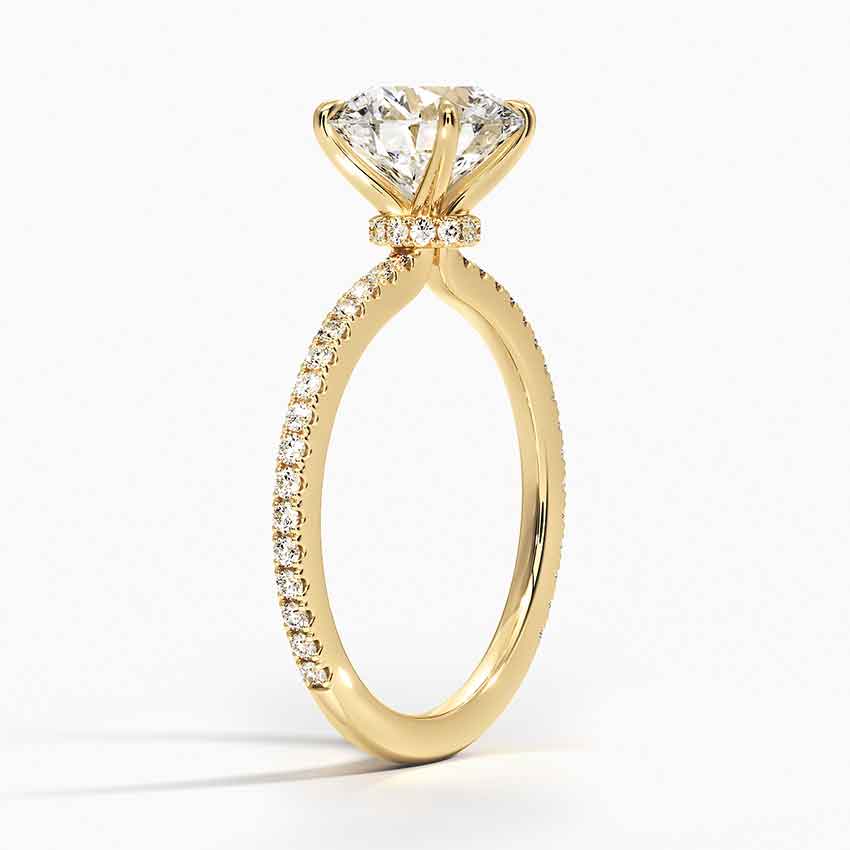 Halo diamond engagement ring